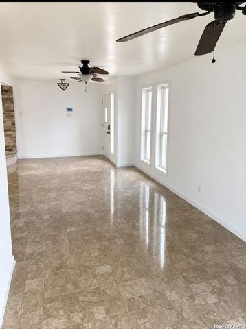 907 Redway Lane, Houston, TX 77062