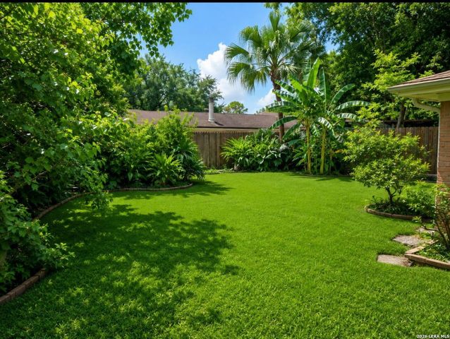907 Redway Lane, Houston, TX 77062