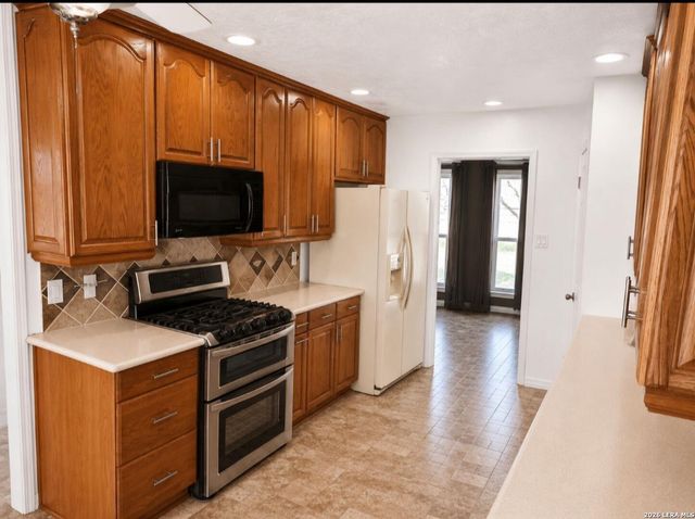 907 Redway Lane, Houston, TX 77062