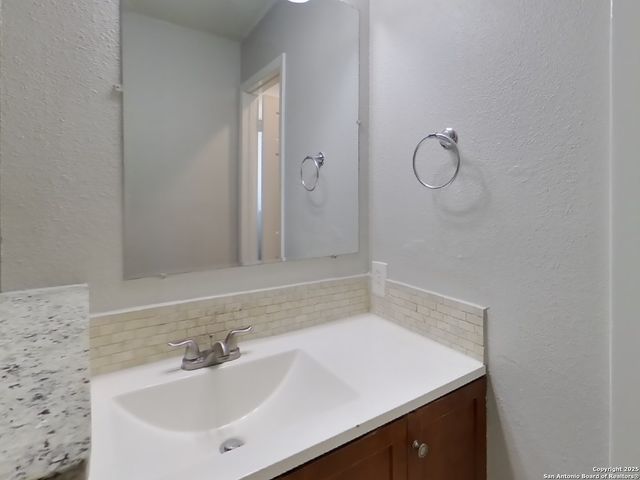 5126 Casa Oro, San Antonio, TX 78233