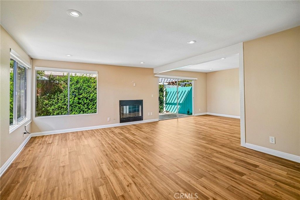 9930 Owensmouth Avenue 10, Chatsworth, CA 91311 — photo 2