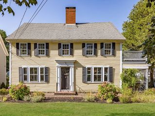 394 Main Street, Amesbury, MA 01913