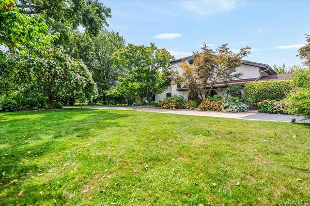 50 Cedar Lane, Babylon, NY 11702