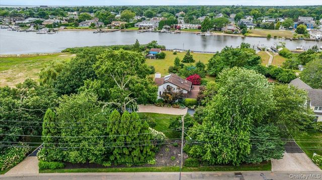 50 Cedar Lane, Babylon, NY 11702