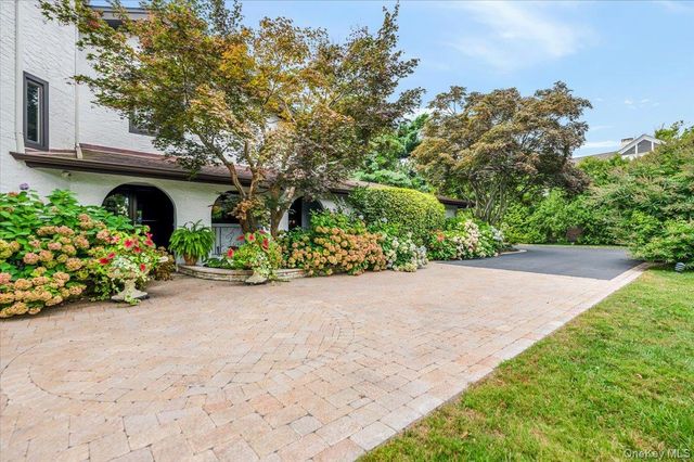 50 Cedar Lane, Babylon, NY 11702