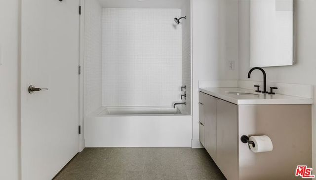 1130 N Orange Drive 302, Los Angeles, CA 90038