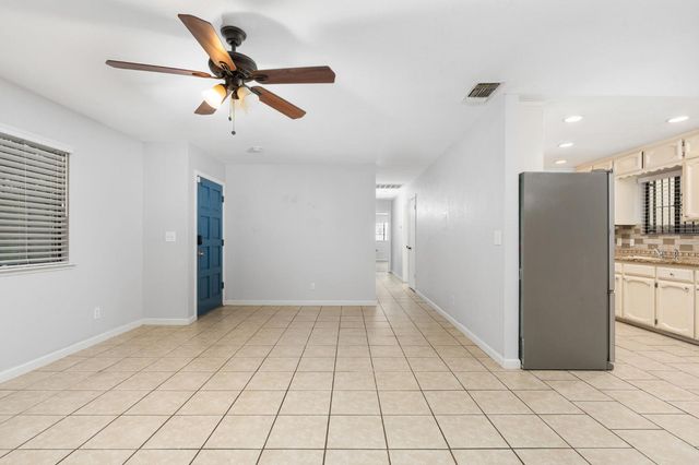 2730 N Wishon Avenue, Fresno, CA 93704