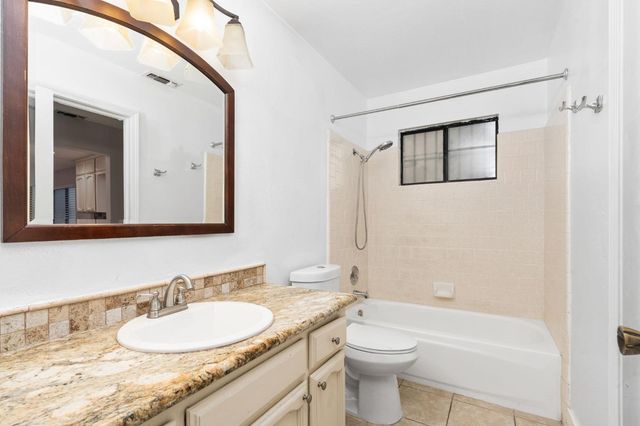 2730 N Wishon Avenue, Fresno, CA 93704
