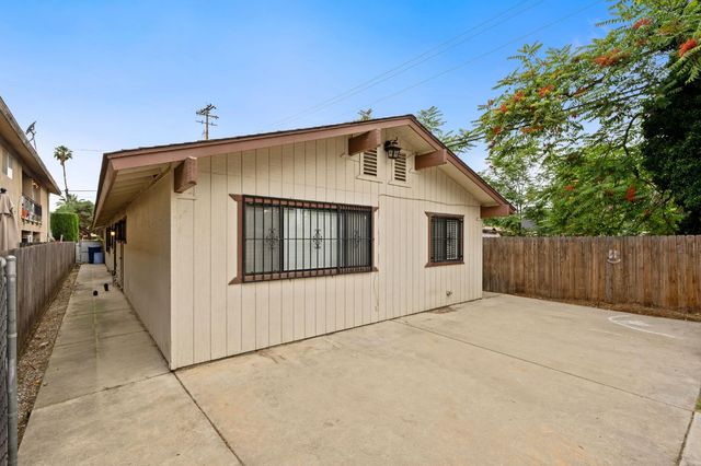 2730 N Wishon Avenue, Fresno, CA 93704