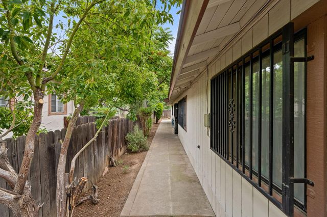 2730 N Wishon Avenue, Fresno, CA 93704