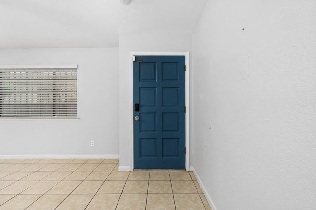 2730 N Wishon Avenue, Fresno, CA 93704