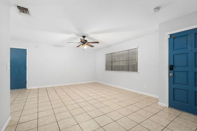 2730 N Wishon Avenue, Fresno, CA 93704