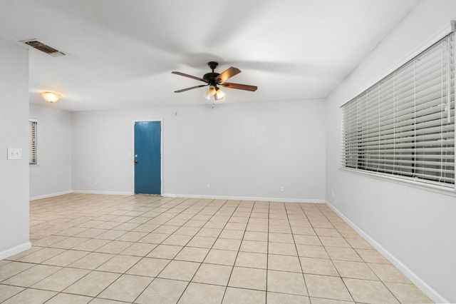 2730 N Wishon Avenue, Fresno, CA 93704