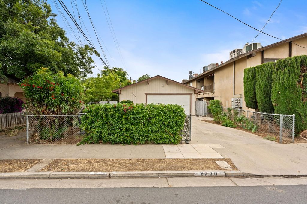 2730 N Wishon Avenue, Fresno, CA 93704