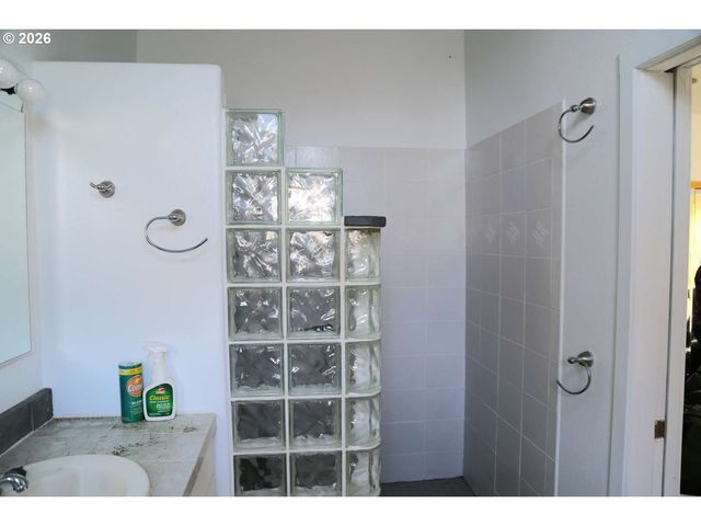 3409 Se 174TH Ave, Portland, OR 97236