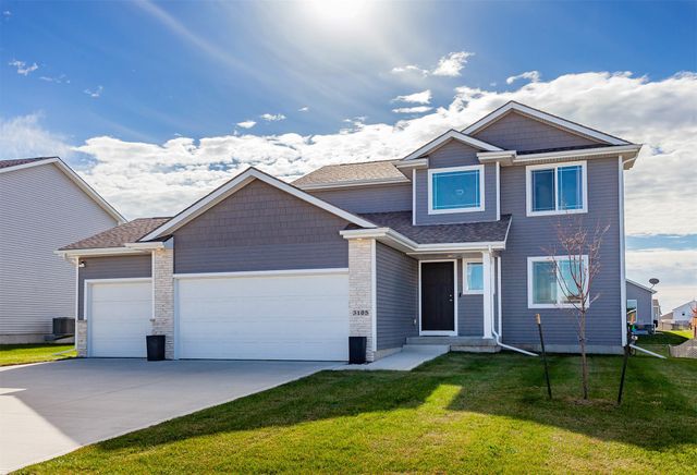 3105 NW 27th Circle, Ankeny, IA 50023