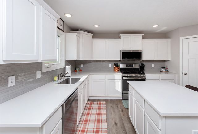 3105 NW 27th Circle, Ankeny, IA 50023