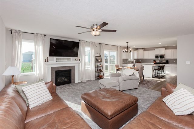 3105 NW 27th Circle, Ankeny, IA 50023