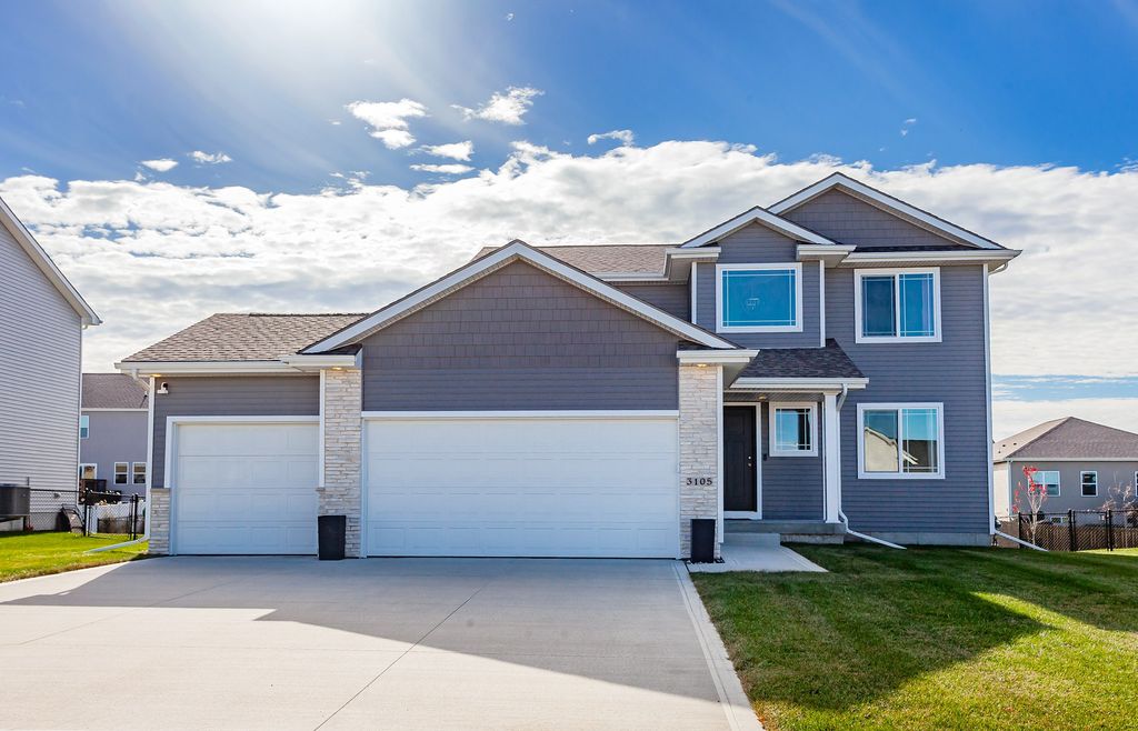 3105 NW 27th Circle, Ankeny, IA 50023