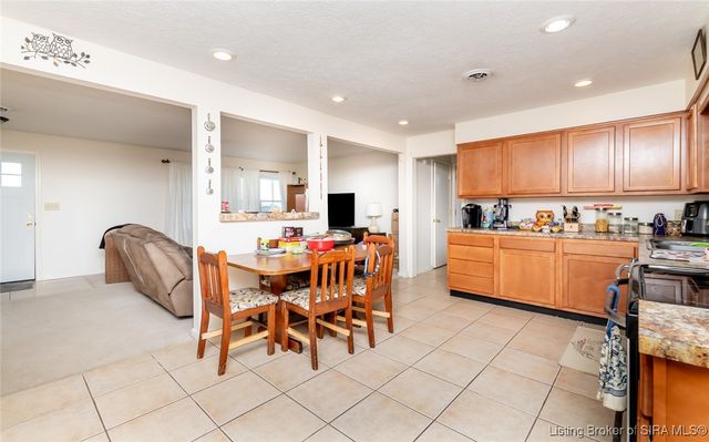 521 S Cardinal Lane, Scottsburg, IN 47170