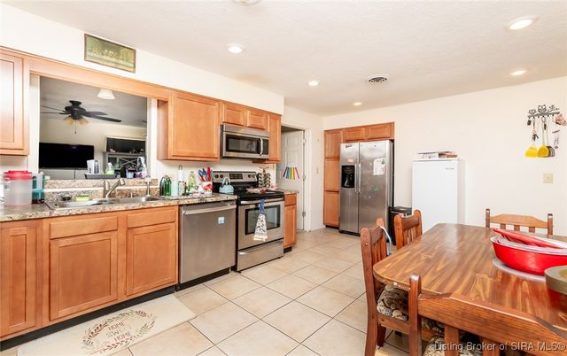 521 S Cardinal Lane, Scottsburg, IN 47170