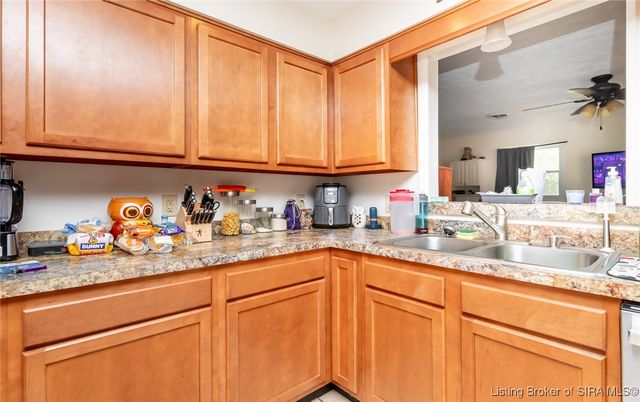 521 S Cardinal Lane, Scottsburg, IN 47170