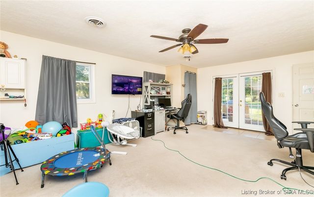 521 S Cardinal Lane, Scottsburg, IN 47170