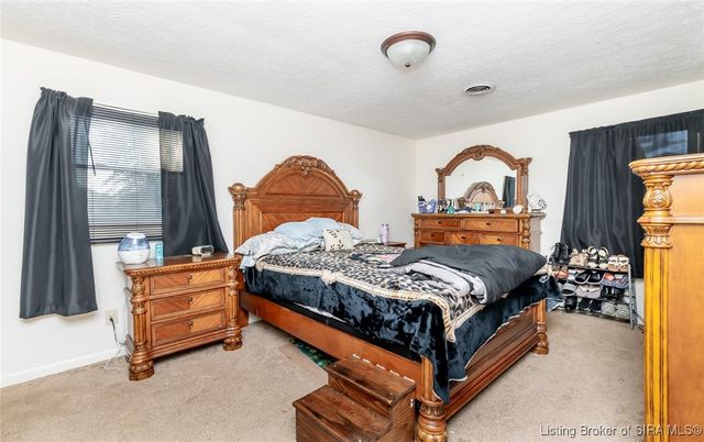 521 S Cardinal Lane, Scottsburg, IN 47170