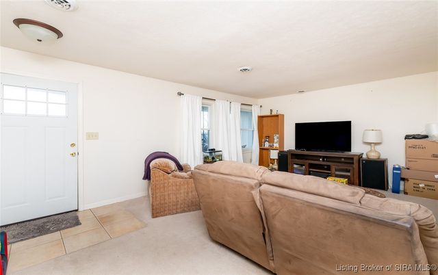 521 S Cardinal Lane, Scottsburg, IN 47170