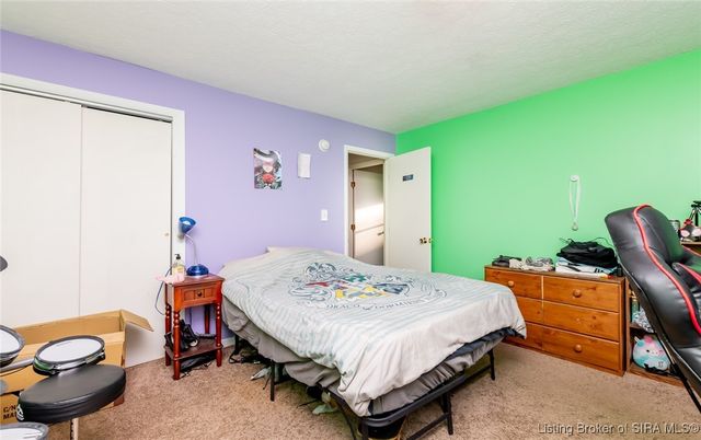 521 S Cardinal Lane, Scottsburg, IN 47170