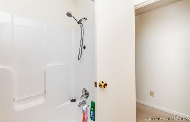 521 S Cardinal Lane, Scottsburg, IN 47170