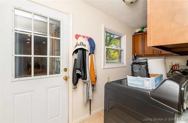 521 S Cardinal Lane, Scottsburg, IN 47170