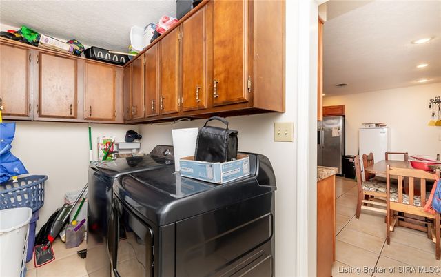 521 S Cardinal Lane, Scottsburg, IN 47170