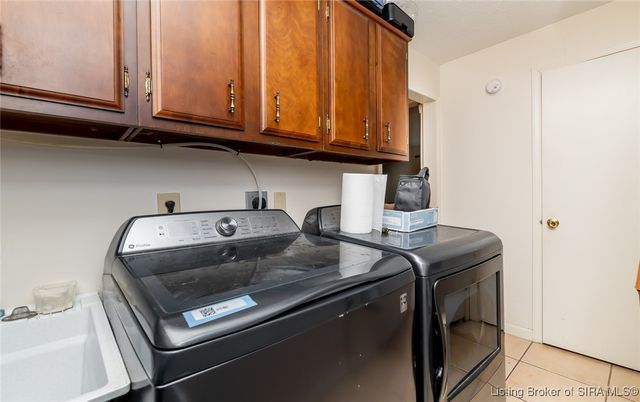 521 S Cardinal Lane, Scottsburg, IN 47170