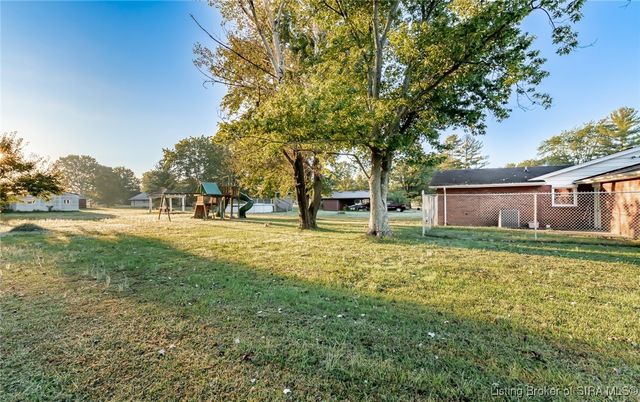 521 S Cardinal Lane, Scottsburg, IN 47170