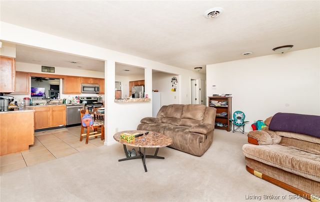 521 S Cardinal Lane, Scottsburg, IN 47170