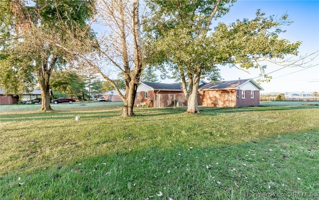 521 S Cardinal Lane, Scottsburg, IN 47170