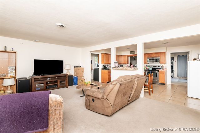 521 S Cardinal Lane, Scottsburg, IN 47170