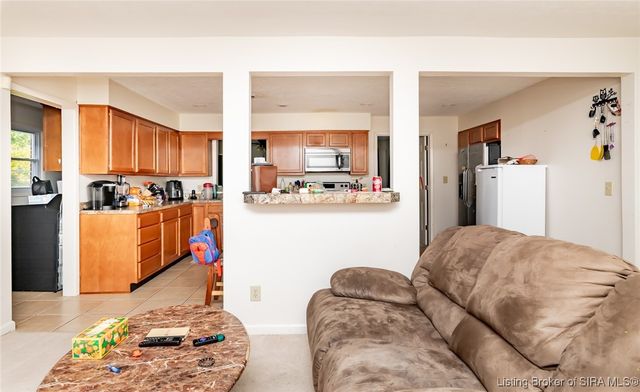 521 S Cardinal Lane, Scottsburg, IN 47170