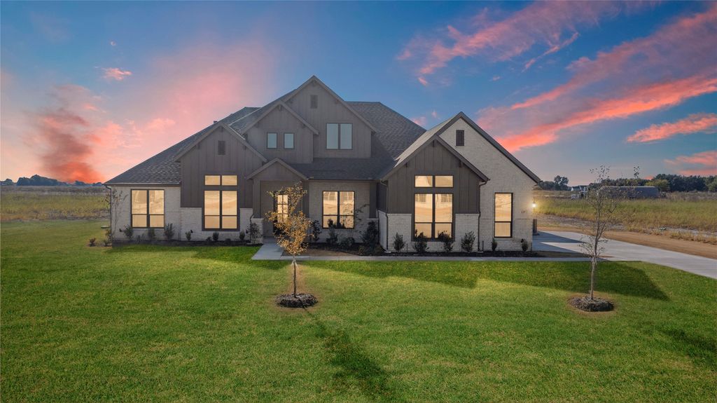137 Lila Lake Drive, Waxahachie, TX 75165