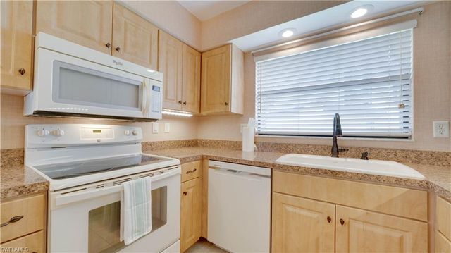 1220 SE 6th TER 57, Cape Coral, FL 33990