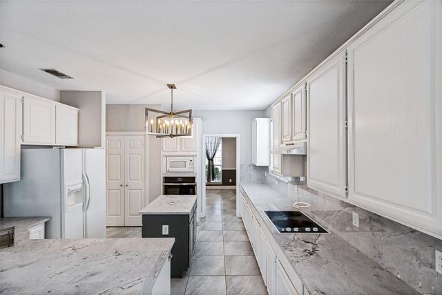 110 Falcon Creek Drive, Mckinney, TX 75072