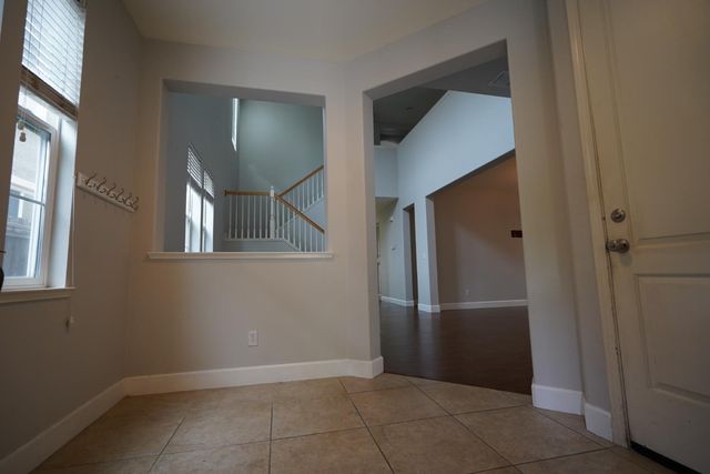 2780 Rogue River Cir, West Sacramento, CA 95691
