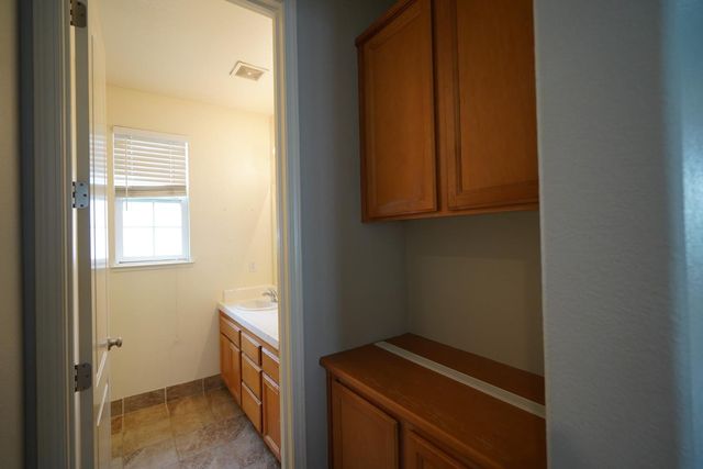 2780 Rogue River Cir, West Sacramento, CA 95691