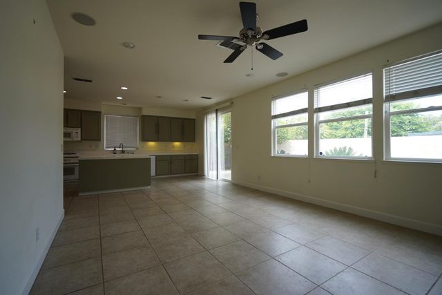 2780 Rogue River Cir, West Sacramento, CA 95691