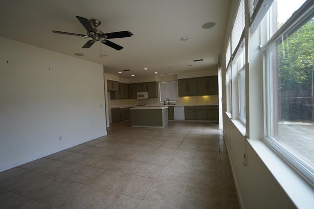2780 Rogue River Cir, West Sacramento, CA 95691