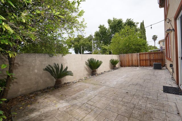 2780 Rogue River Cir, West Sacramento, CA 95691