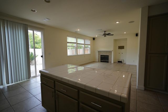 2780 Rogue River Cir, West Sacramento, CA 95691