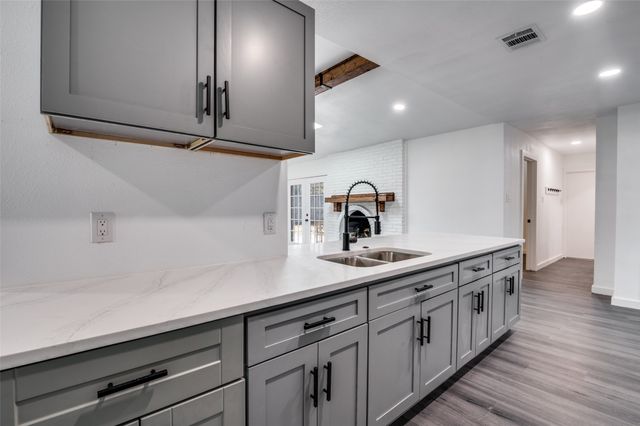 1241 Springbrook Drive, Desoto, TX 75115