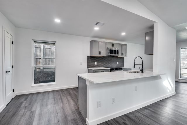 1241 Springbrook Drive, Desoto, TX 75115